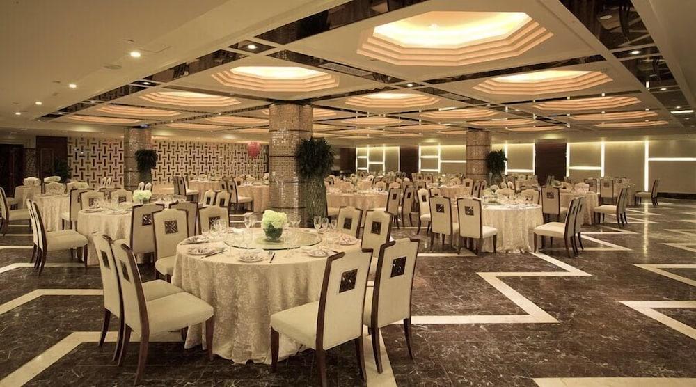 Country Garden Phoenix Hotel Kaiping Цзянмынь Экстерьер фото
