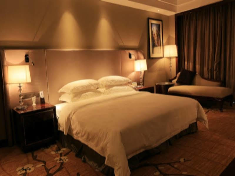 Country Garden Phoenix Hotel Kaiping Цзянмынь Экстерьер фото